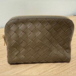 100% Auth Bottega Veneta Bottega Intrecciato Beauty Pouch